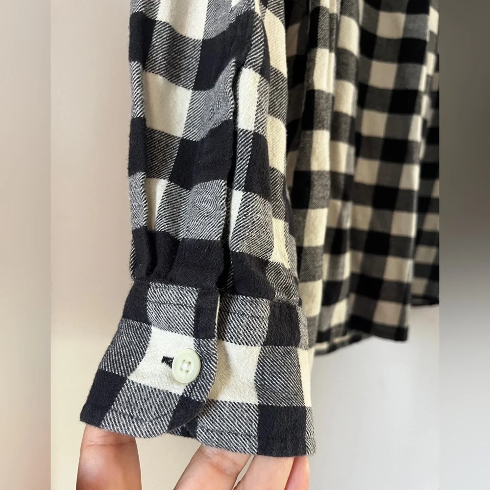 Levi's Classic Black and White Plaid Shirt - Picture 5 of 7